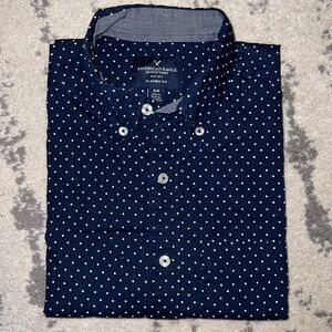 Men’s American Eagle Button Down​